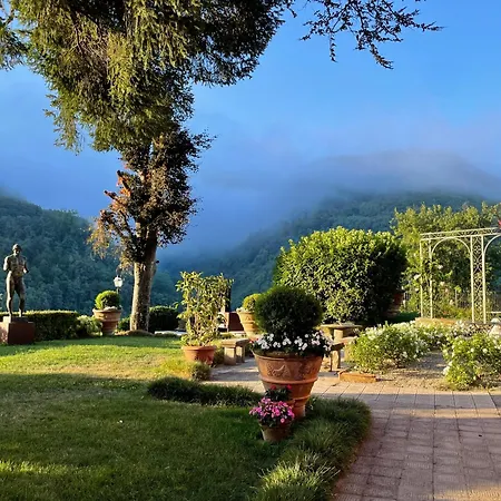 Burlamacchi Resort *